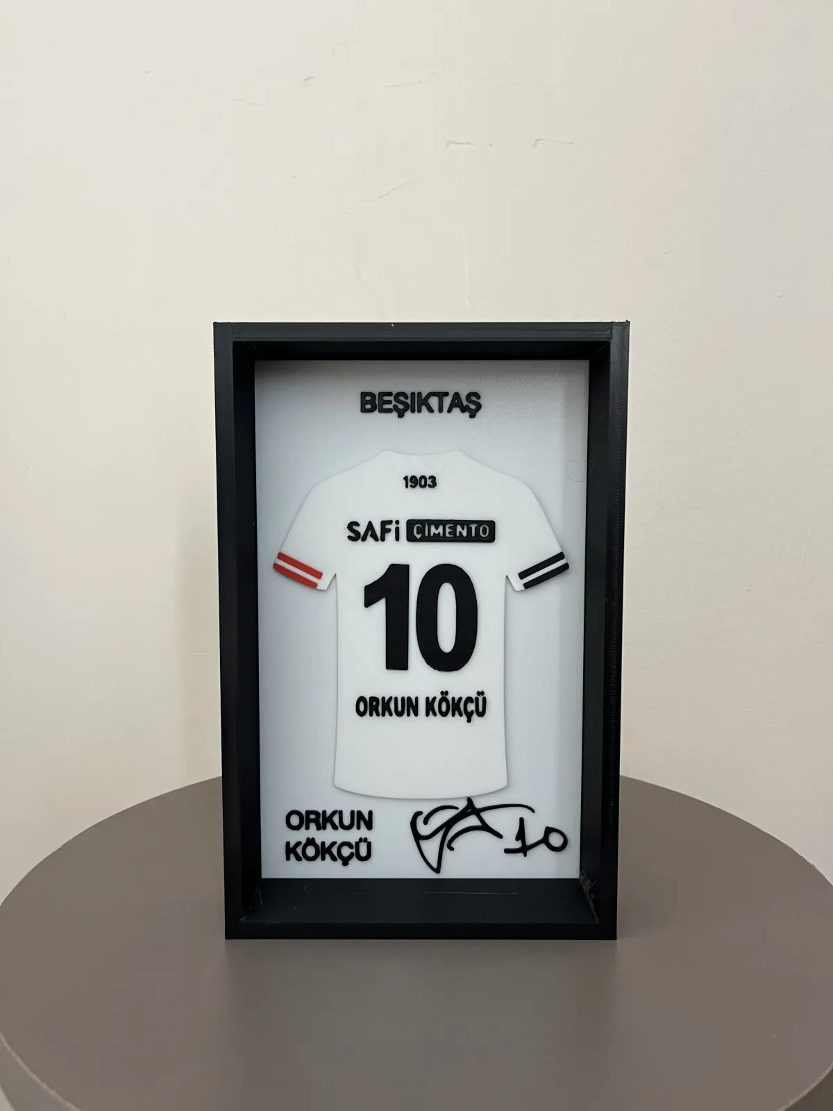 Beşiktaş Orkun Kökçü Forma Tablosu – 3D Baskı Çerçeveli Tasarım 2