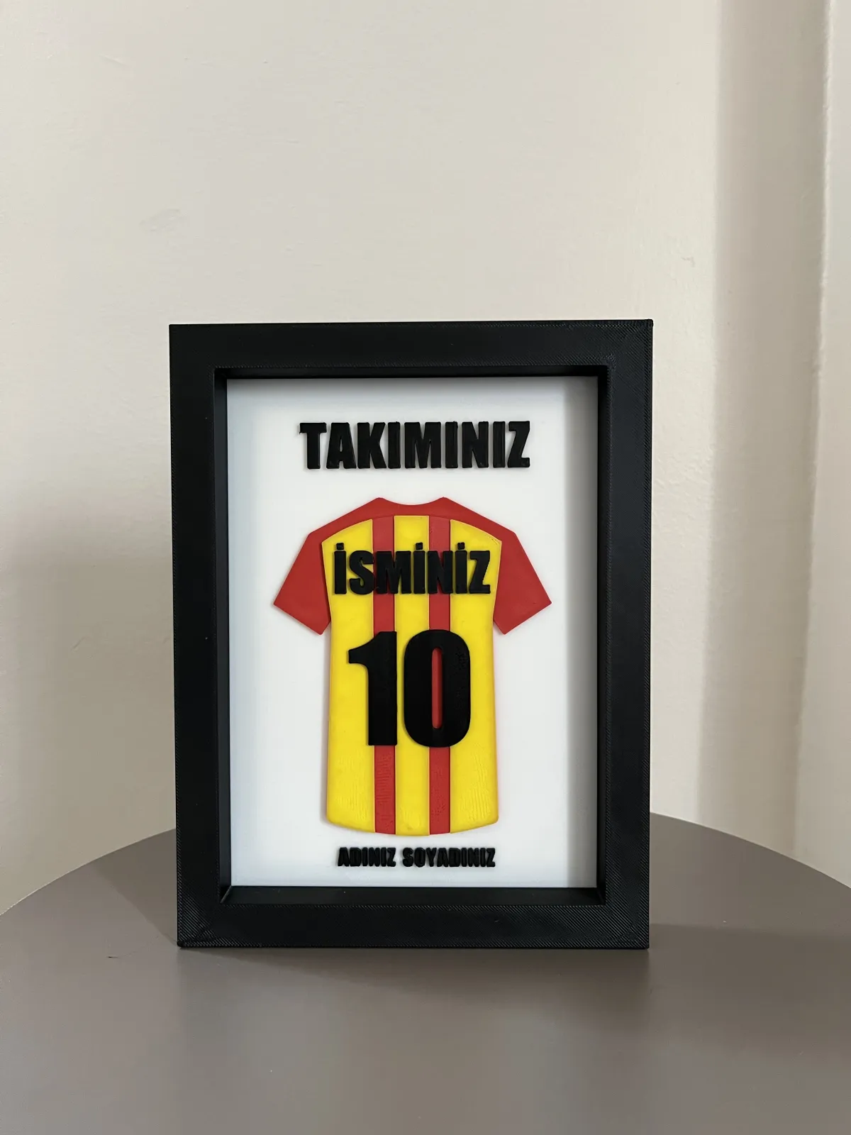 Kişiye Özel Futbol Forma Çerçevesi – Taraftar Dekoru