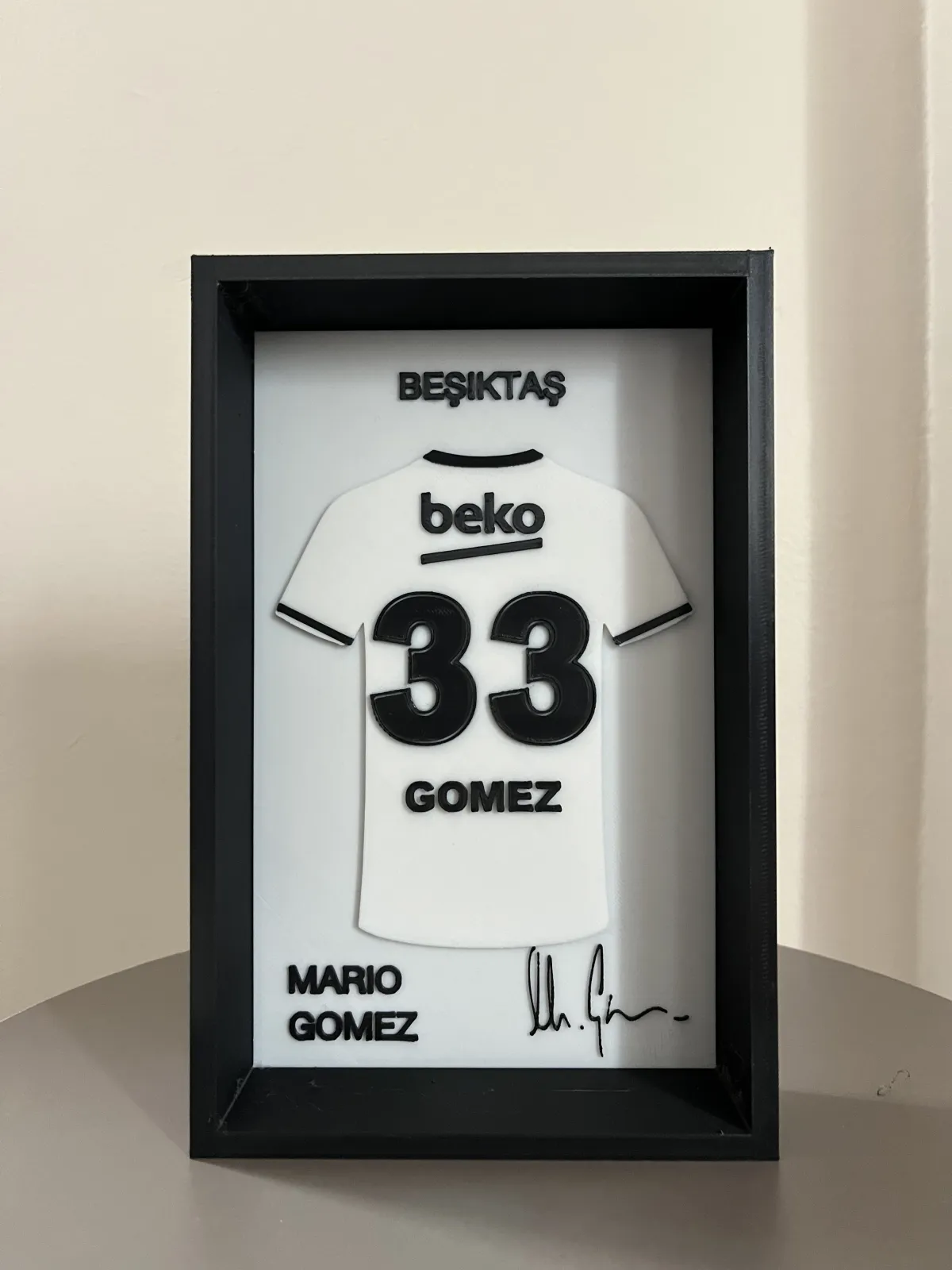Beşiktaş Forma Çerçevesi - Görsel 2
