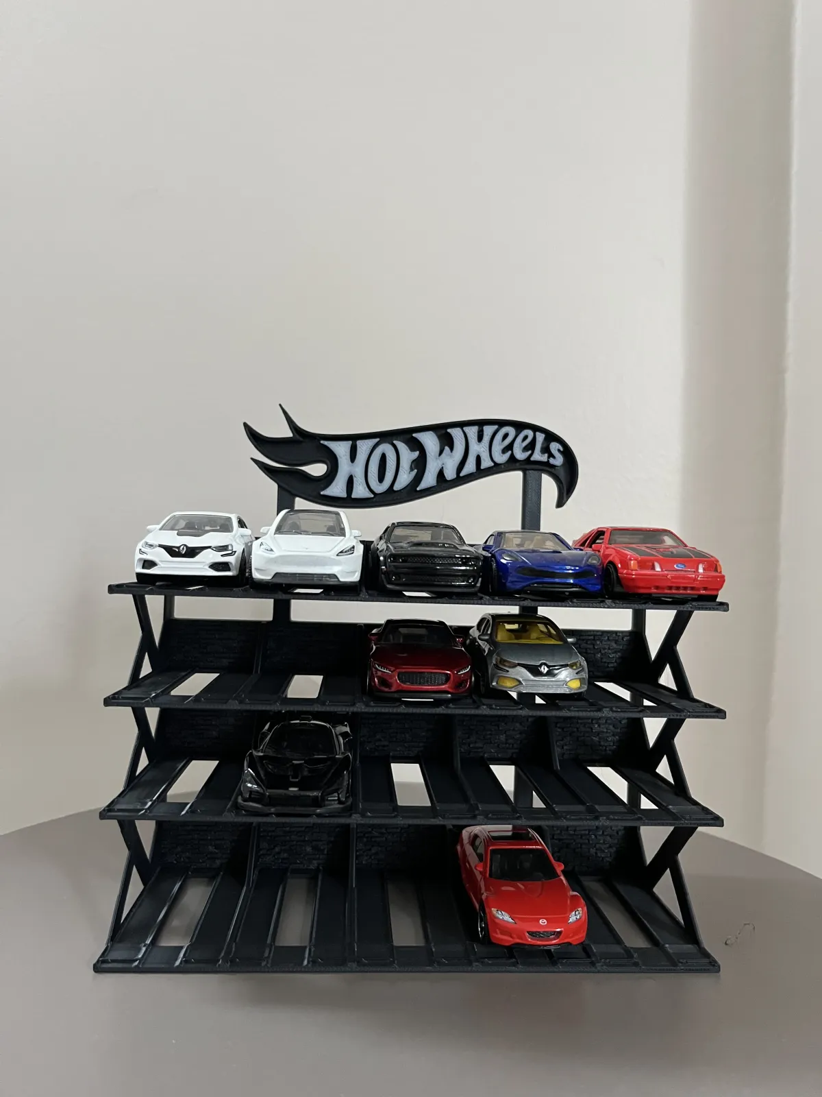 Hot Wheels Çok Katlı Otopark Standı – Koleksiyon Sergi Rafı - Görsel 1