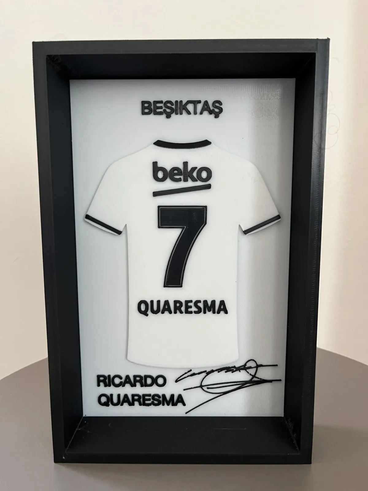Beşiktaş Ricardo Quaresma İmzalı Forma Çerçevesi - Görsel 2