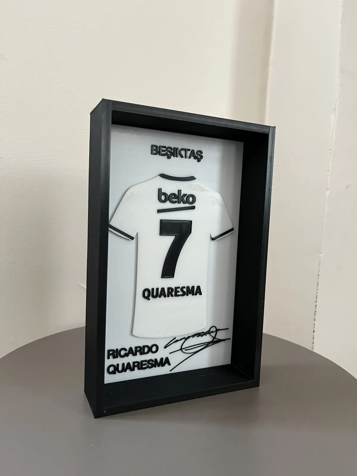 Beşiktaş Ricardo Quaresma İmzalı Forma Çerçevesi - Görsel 3