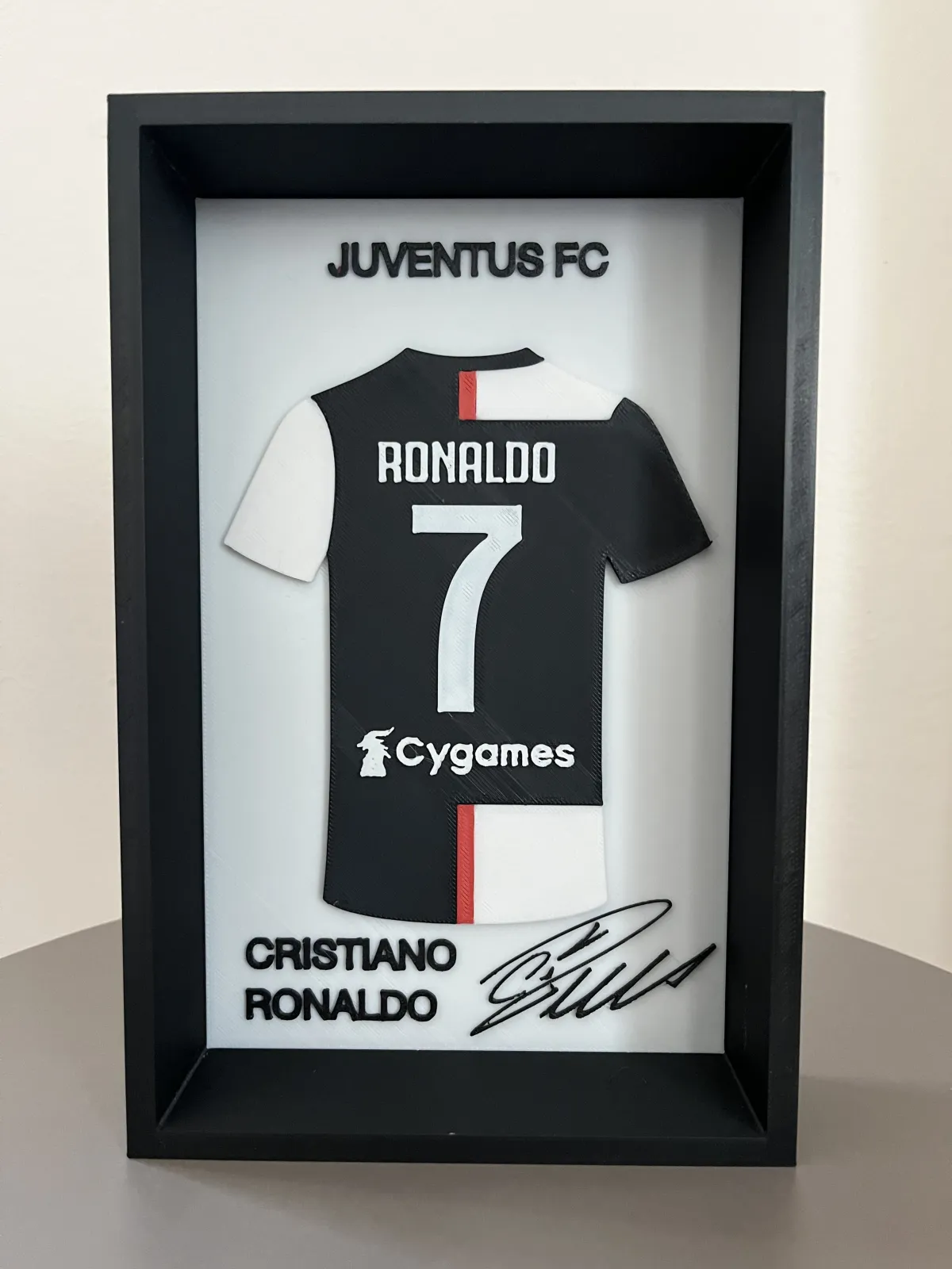 Juventus Cristiano Ronaldo İmzalı Forma Çerçevesi - Görsel 2