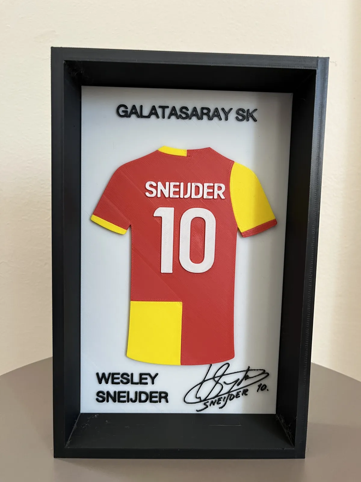 Galatasaray efsanesi Wesley Sneijder konseptiyle hazırlanmış dekoratif forma çerçevesi 1