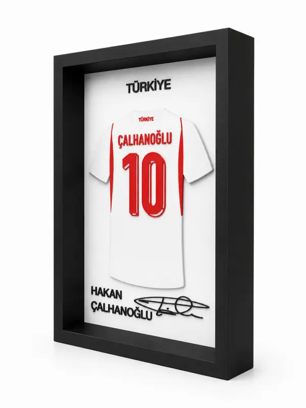 Hakan Çalhanoğlu imzalı özel tasarım dekoratif forma çerçevesi 3